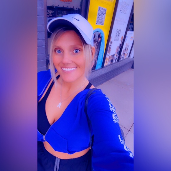 Meet your Posher, Stephanie - Picture 7 of 11